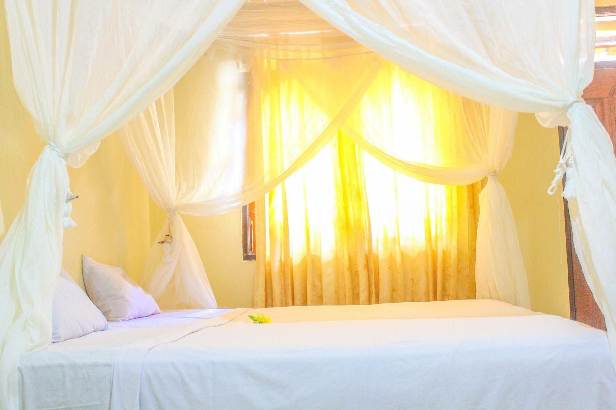 Hotel Lolo 2*