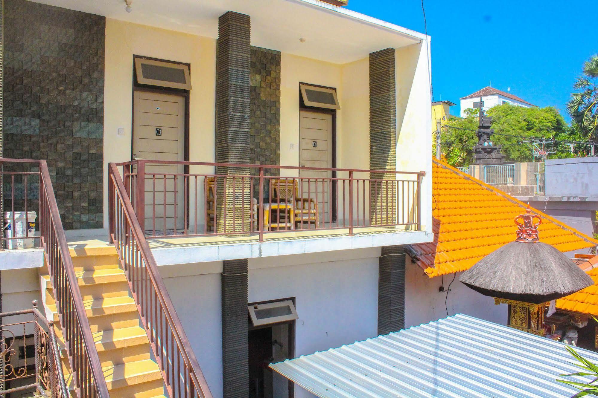 Lolo Hotel