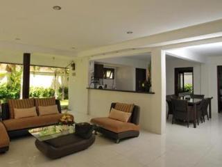 Drupadi Villa Legian (Bali)