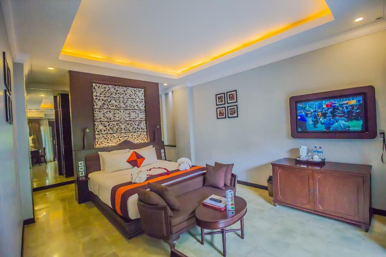 Hotel The Lokha & 3*