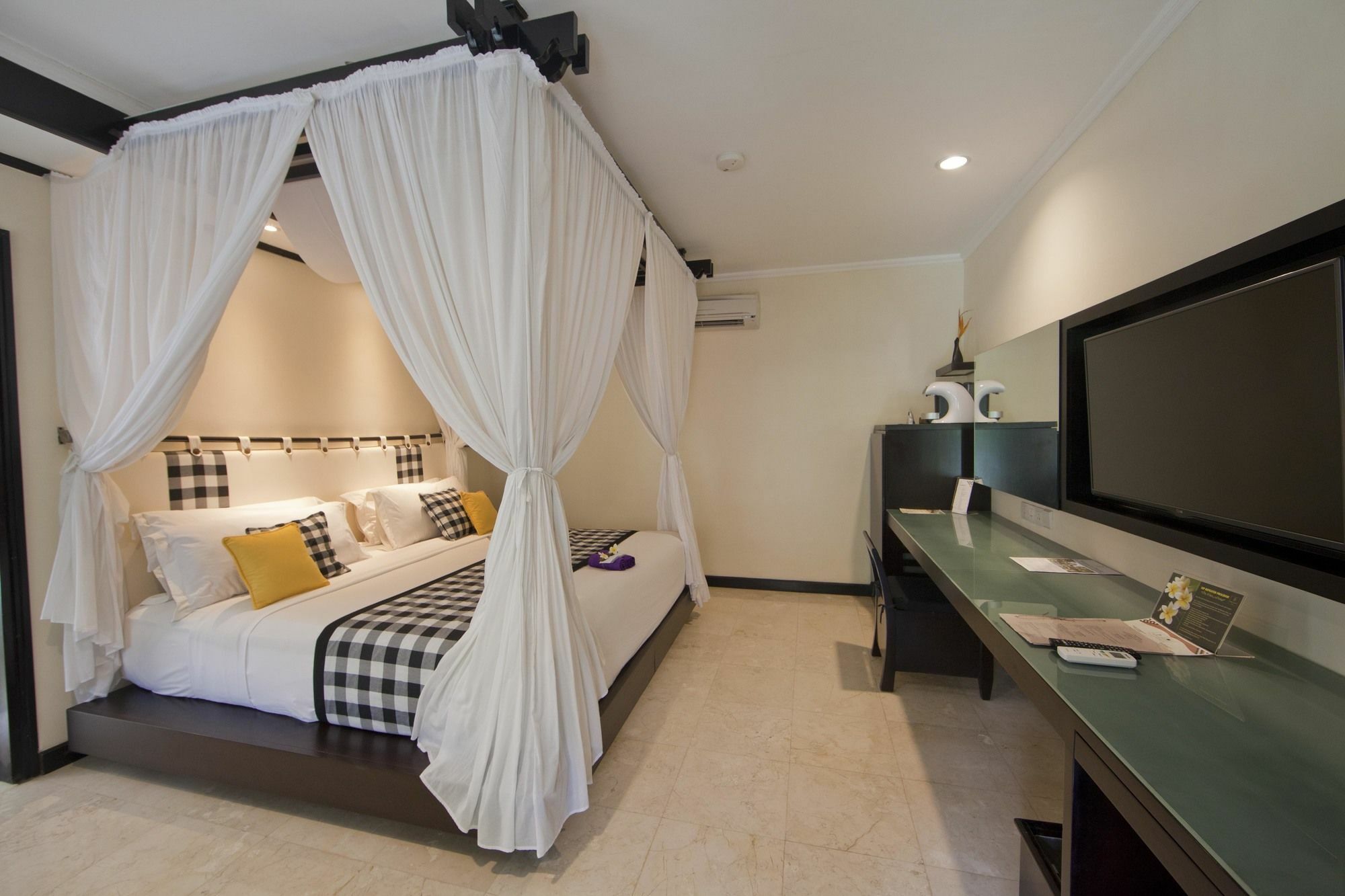 Legian Beach Villas 3*