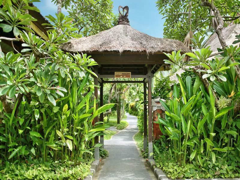 Hotel Legian Beach Villas Legian