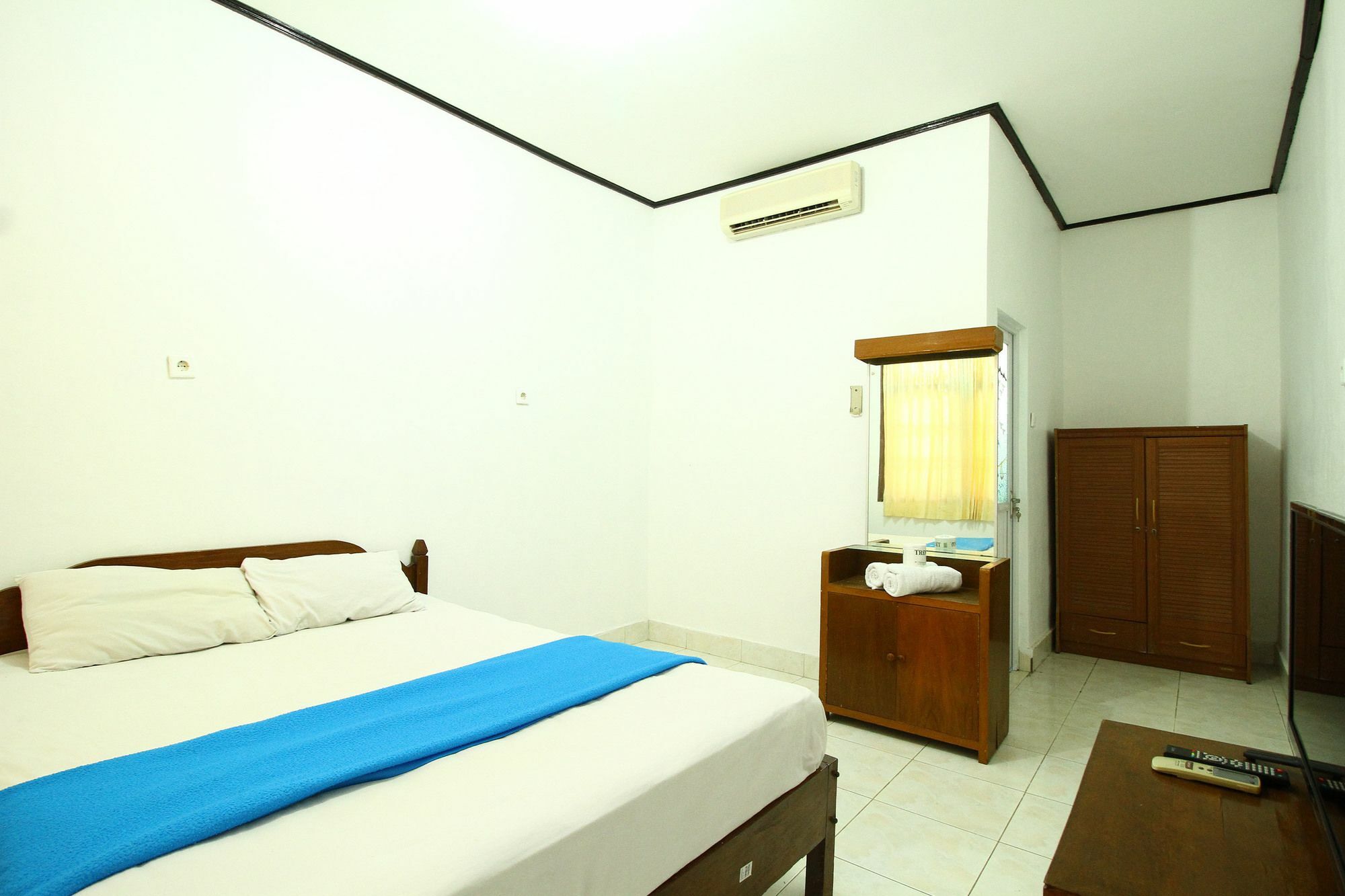 Dua Dara Kuta Hotel 2*
