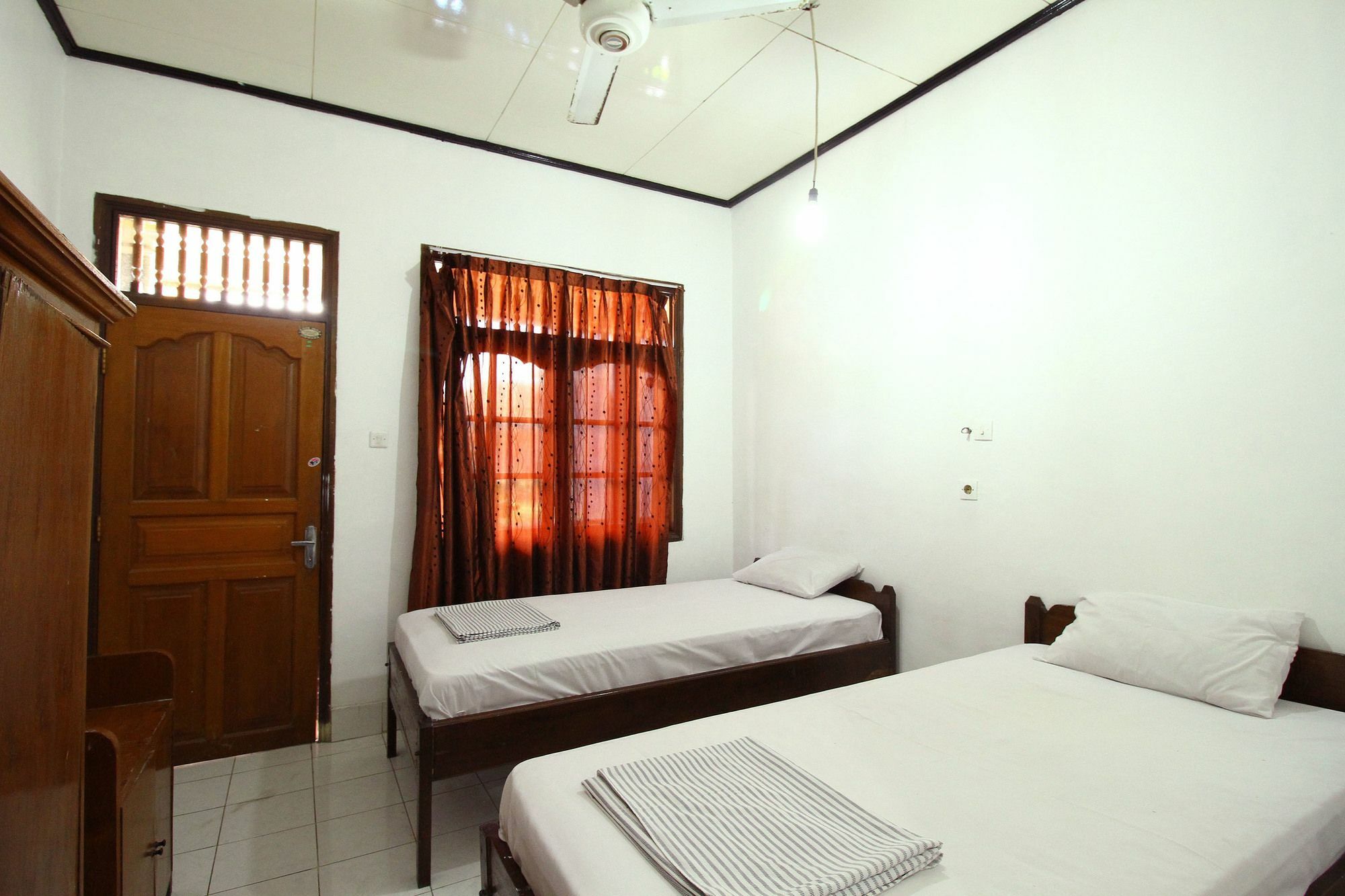 Dua Dara Kuta