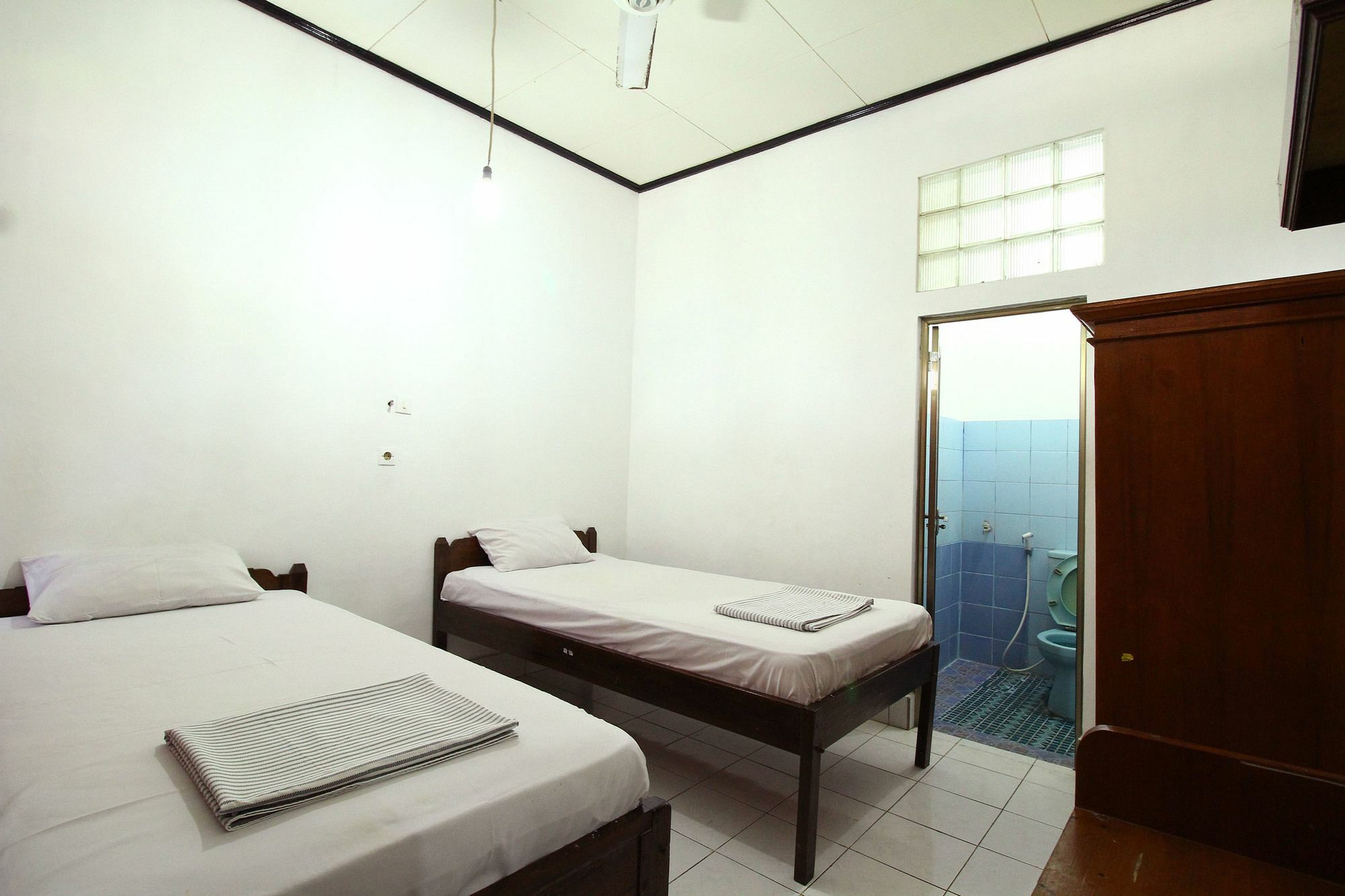 Dua Dara Kuta