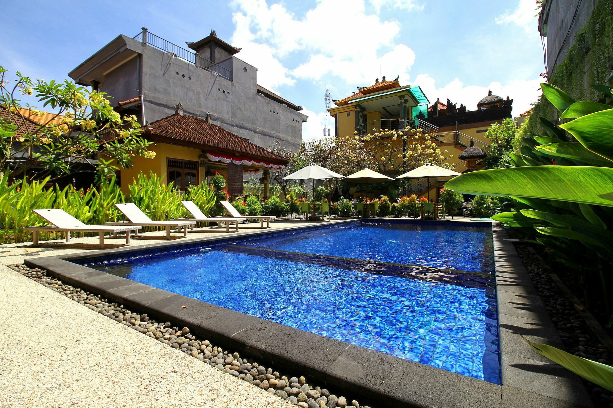 Dua Dara Kuta 2* Legian (Bali)