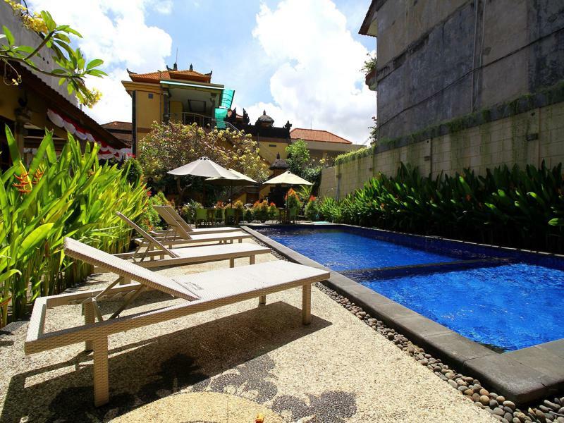 Dua Dara Kuta 2*