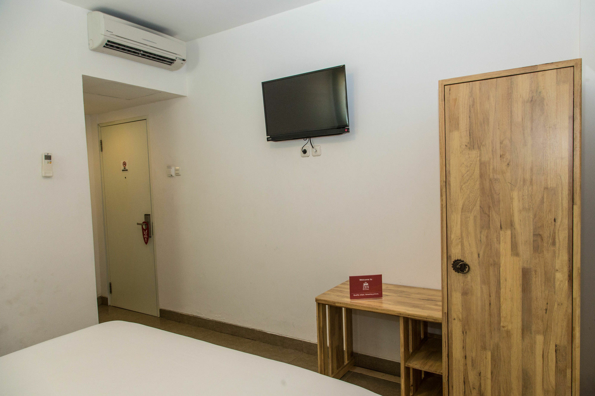 Zen Batu Pageh Kuta Hotel 3*