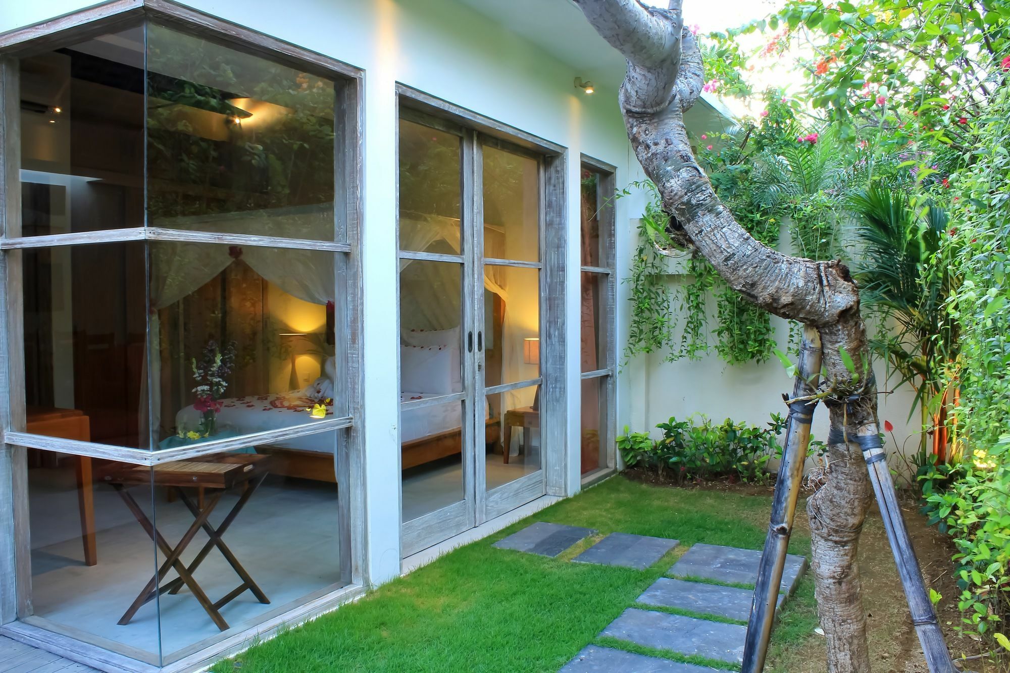 Villa The Decks Bali Legian (Bali)