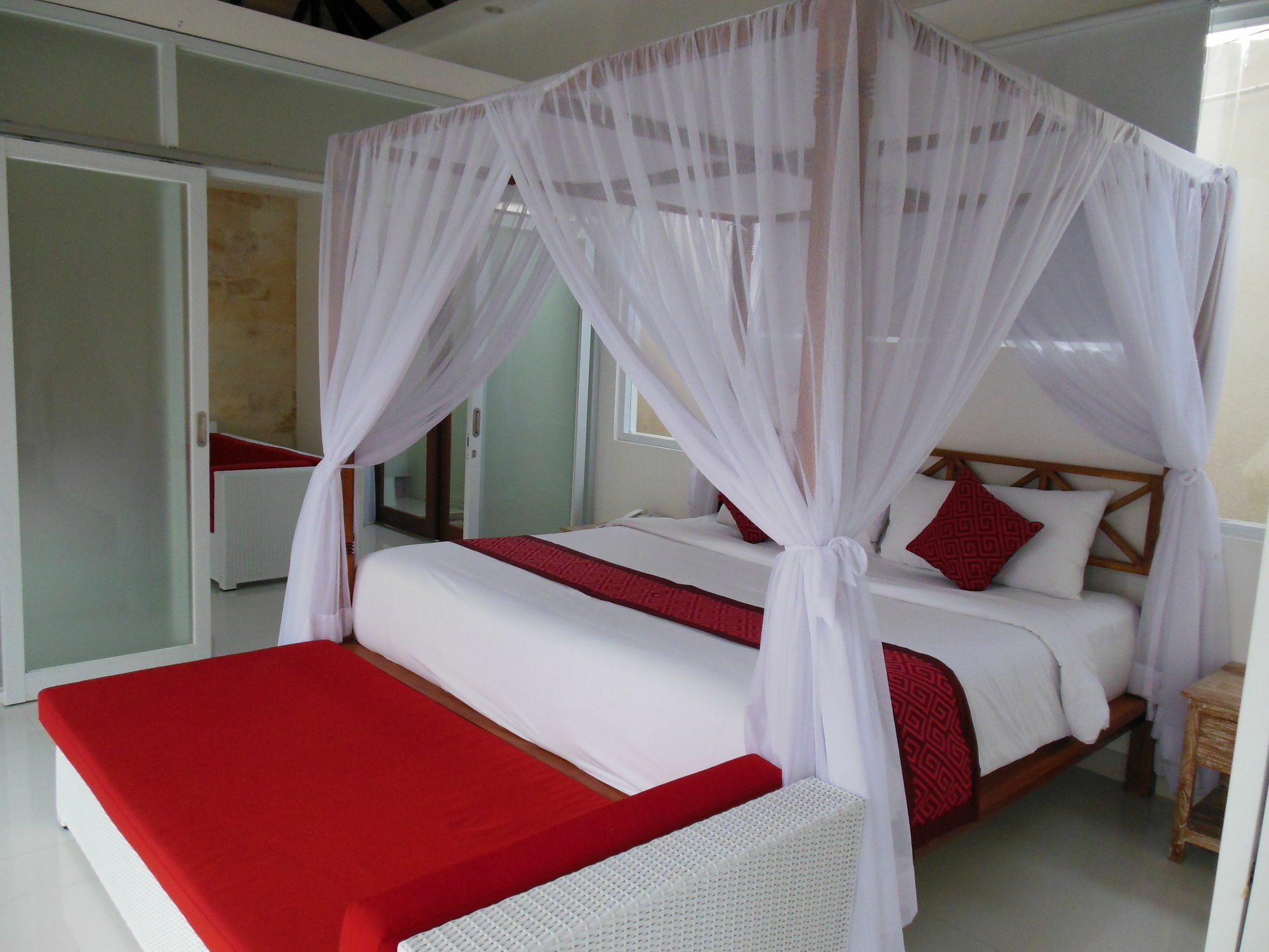Hk Bali * Legian (Bali)