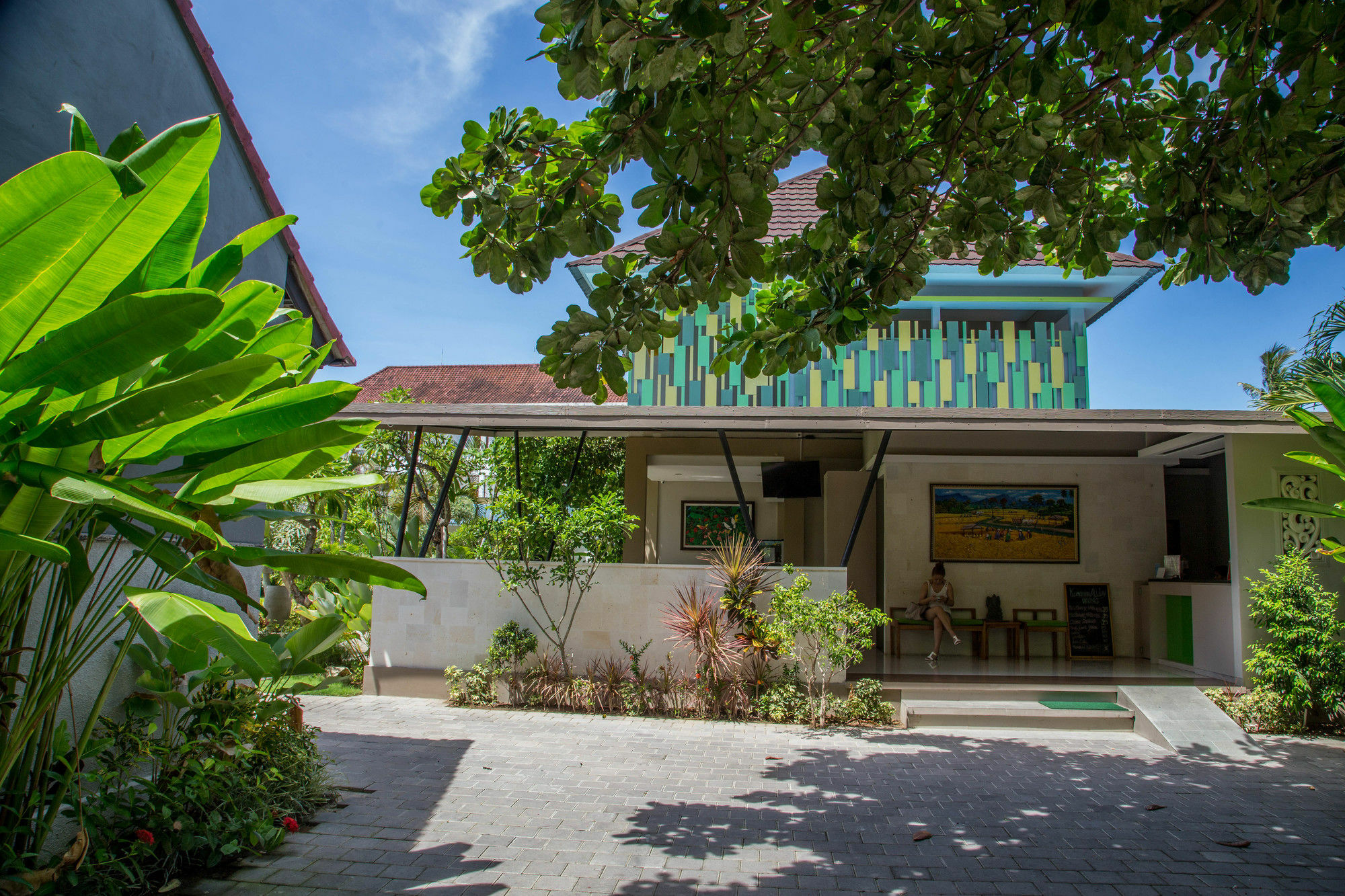 Zen Rooms Kuta Benesari Hotel 3*