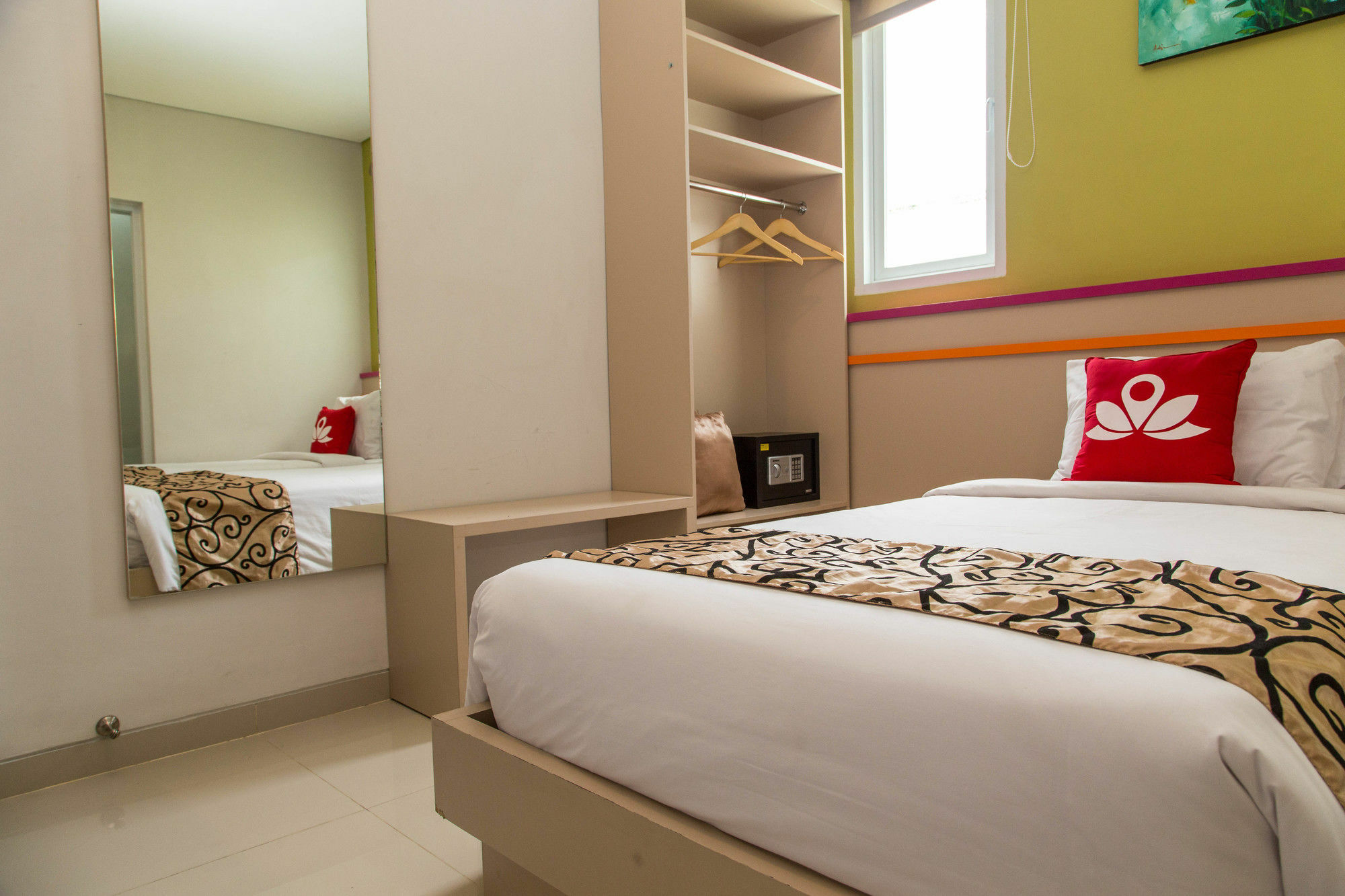 Zen Rooms Kuta Benesari Hotel 3*