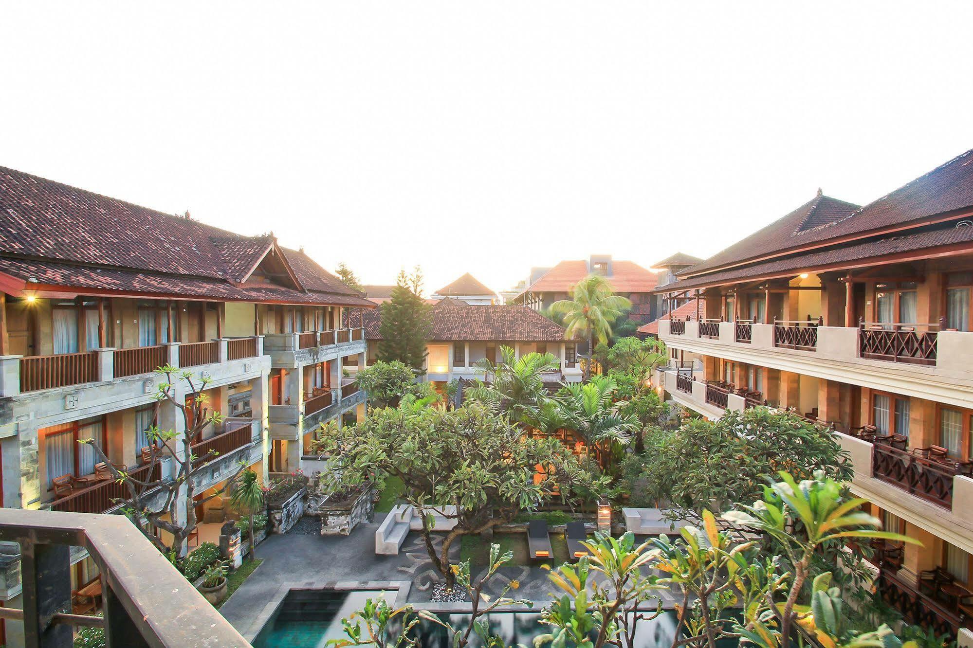 Fourteen Roses Hotel 3*