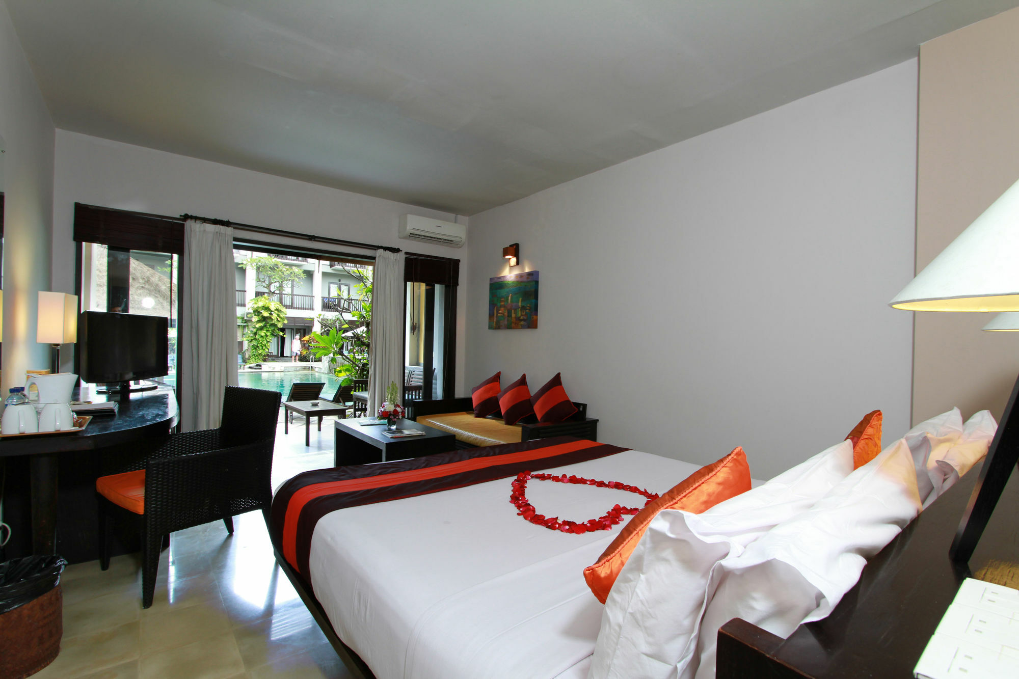 The Lokha & Hotel Legian (Bali)