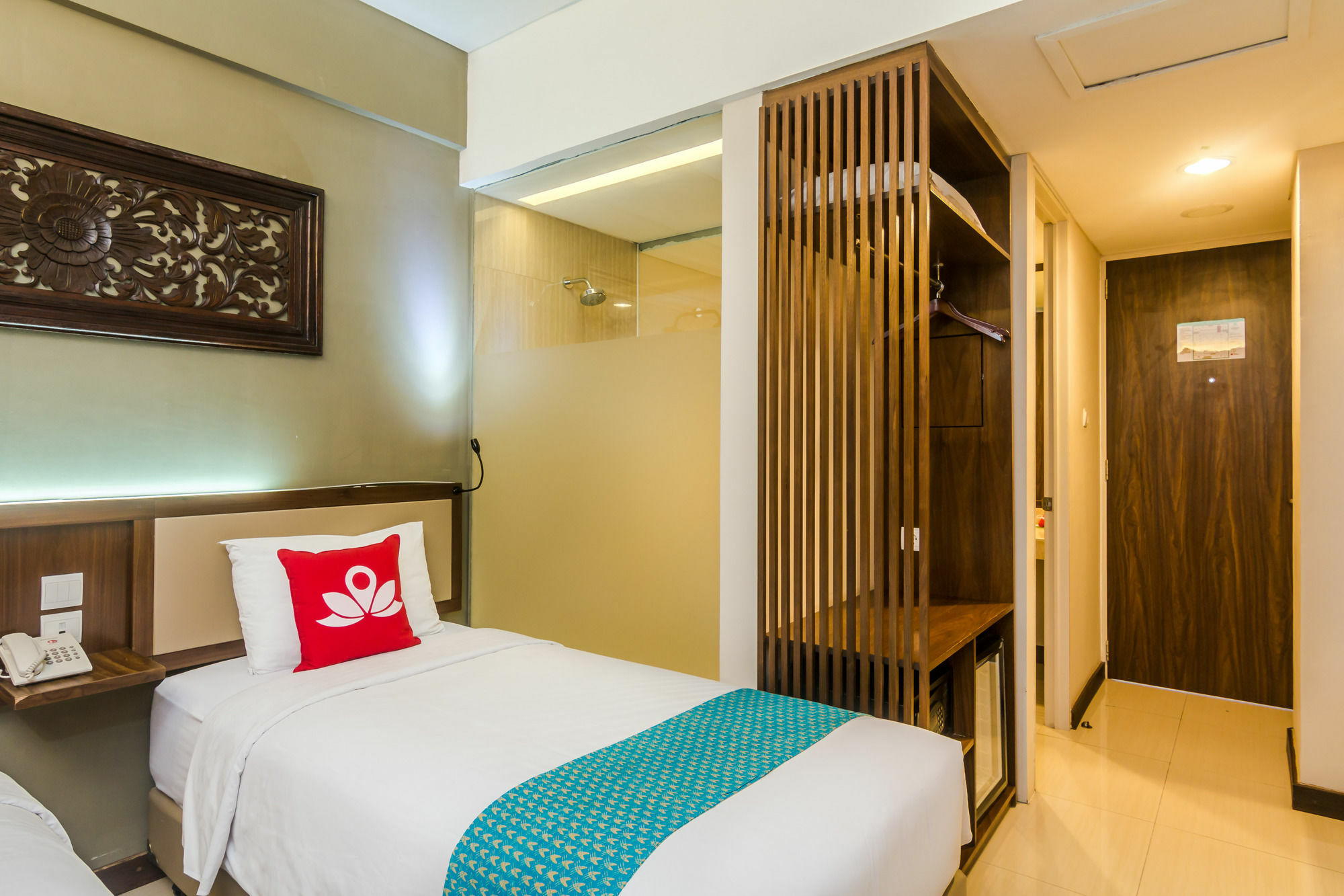Zen Rooms Kuta Benesari Hotel