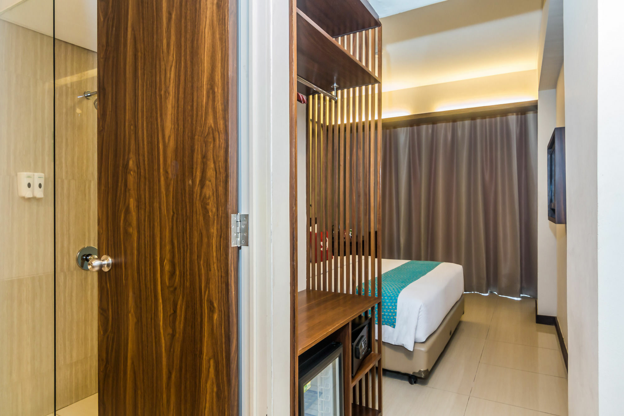 Zen Rooms Kuta Benesari Hotel
