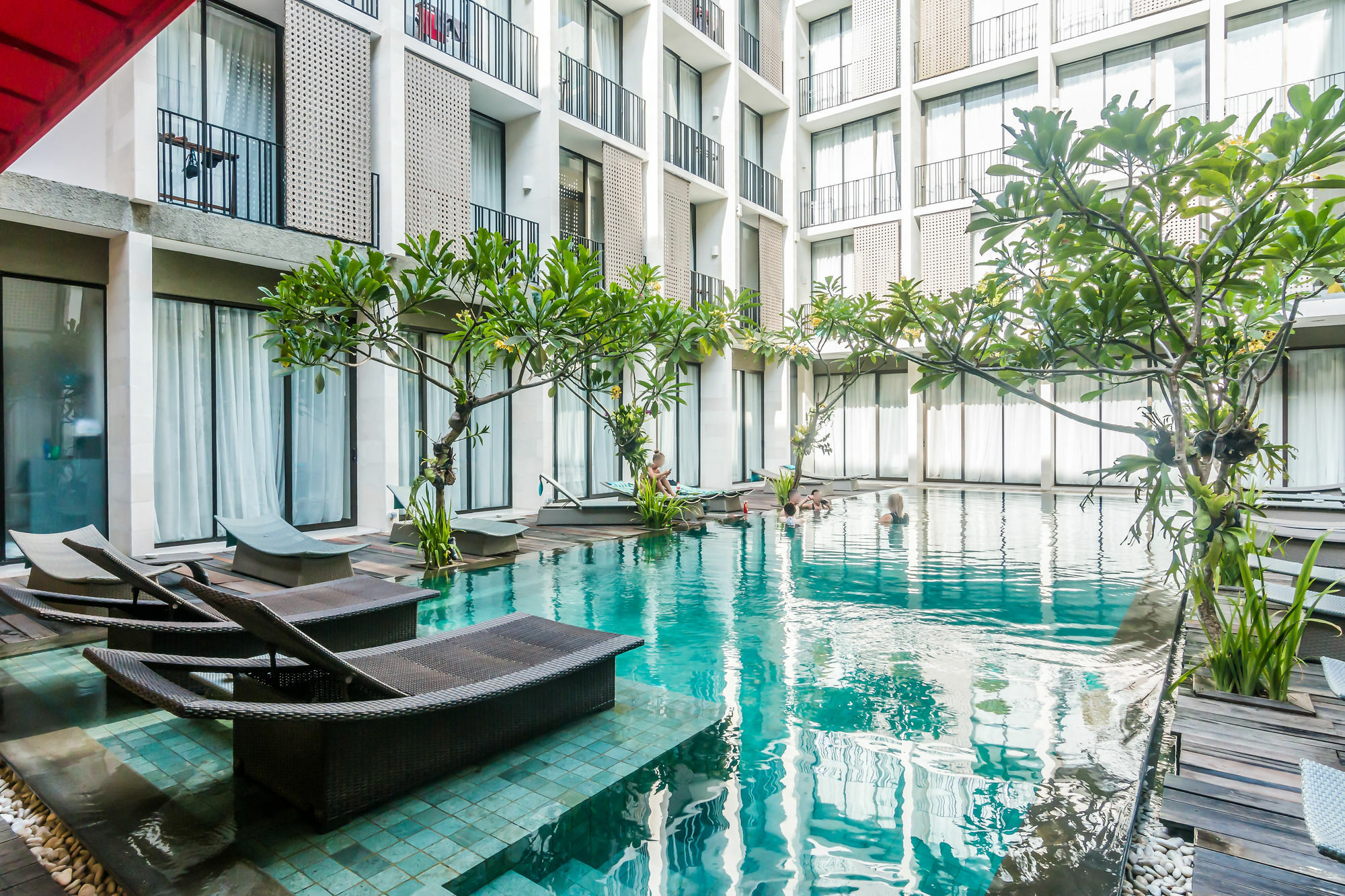 Zen Rooms Kuta Benesari Hotel 3*
