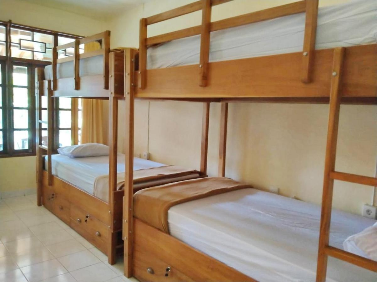 Un's Hotel