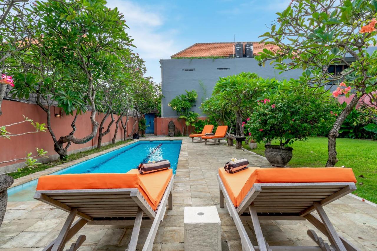 Villa Kubuku Double 6 Seminyak *