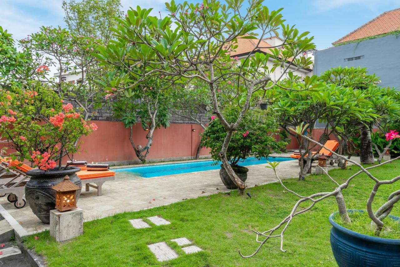 Villa Kubuku Double 6 Seminyak *