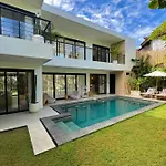 Admire Villa - A Luxury Private Villa With Pool