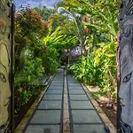 Villa Nyumpene In Legian