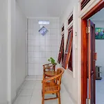 Collection O Bali Near Beachwalk Shopping Center Formerly Budget Door Legian Inn