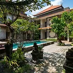 Eddys Cottages & Villa