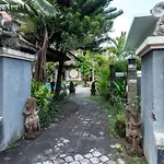 Eddys Cottages & Villa