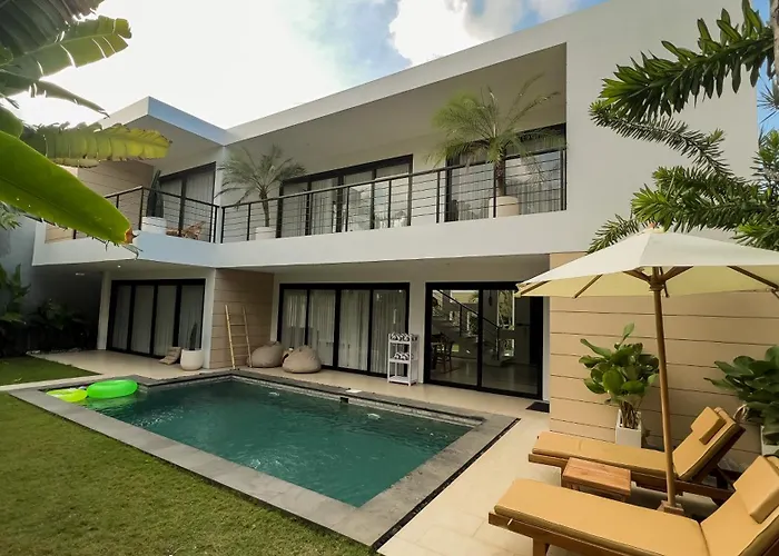 Admire Villa - A Luxury Private Villa With Pool