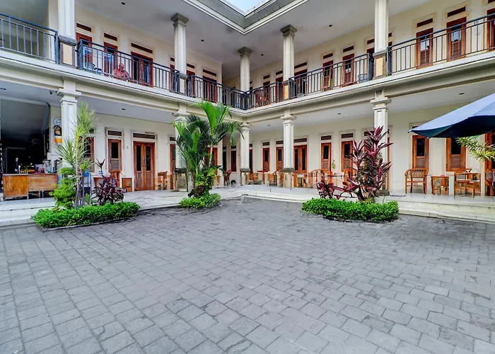 Collection O Bali Near Beachwalk Shopping Center Formerly Budget Door Legian Inn