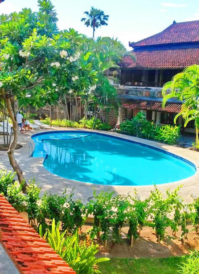 Hotel Un's 3*