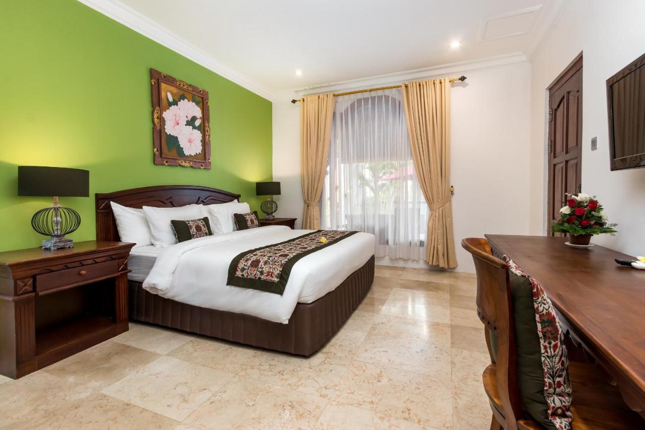 Oyo 90588 Joglo Riverside 2*