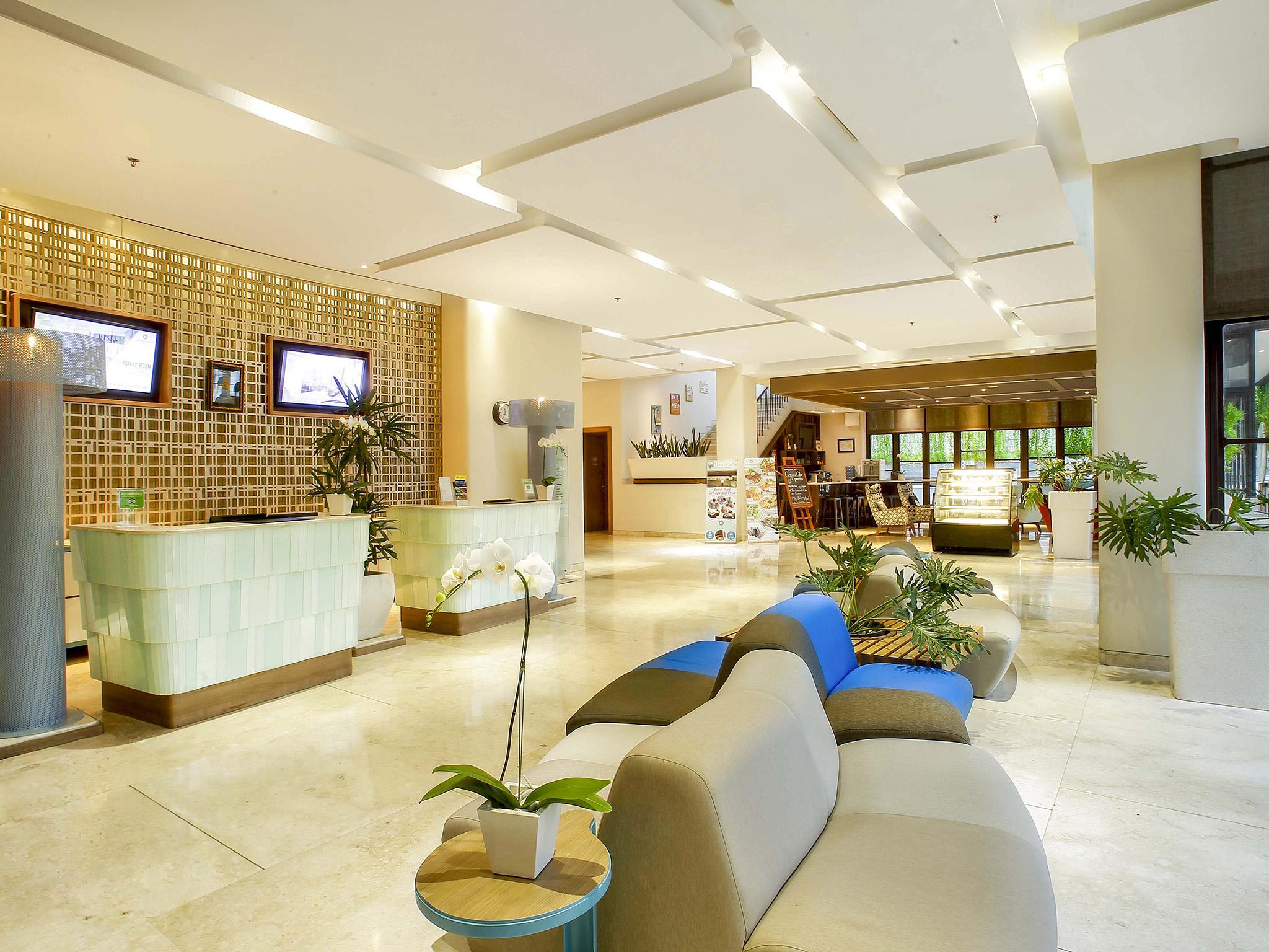 Grand Livio Kuta 3* Legian