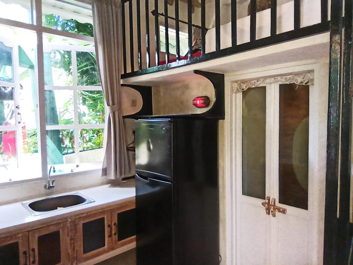 Apartment House *