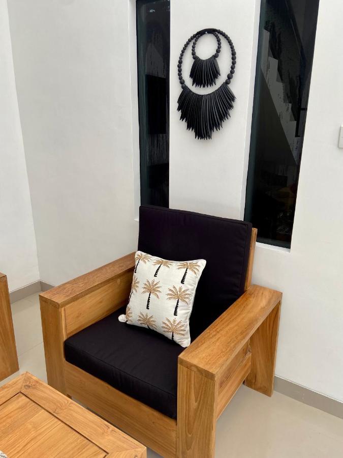 Ayu Legian (Bali)