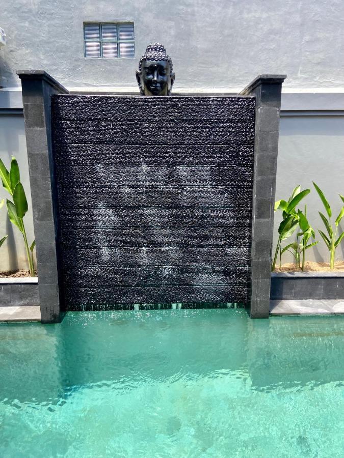 Ayu Legian (Bali)
