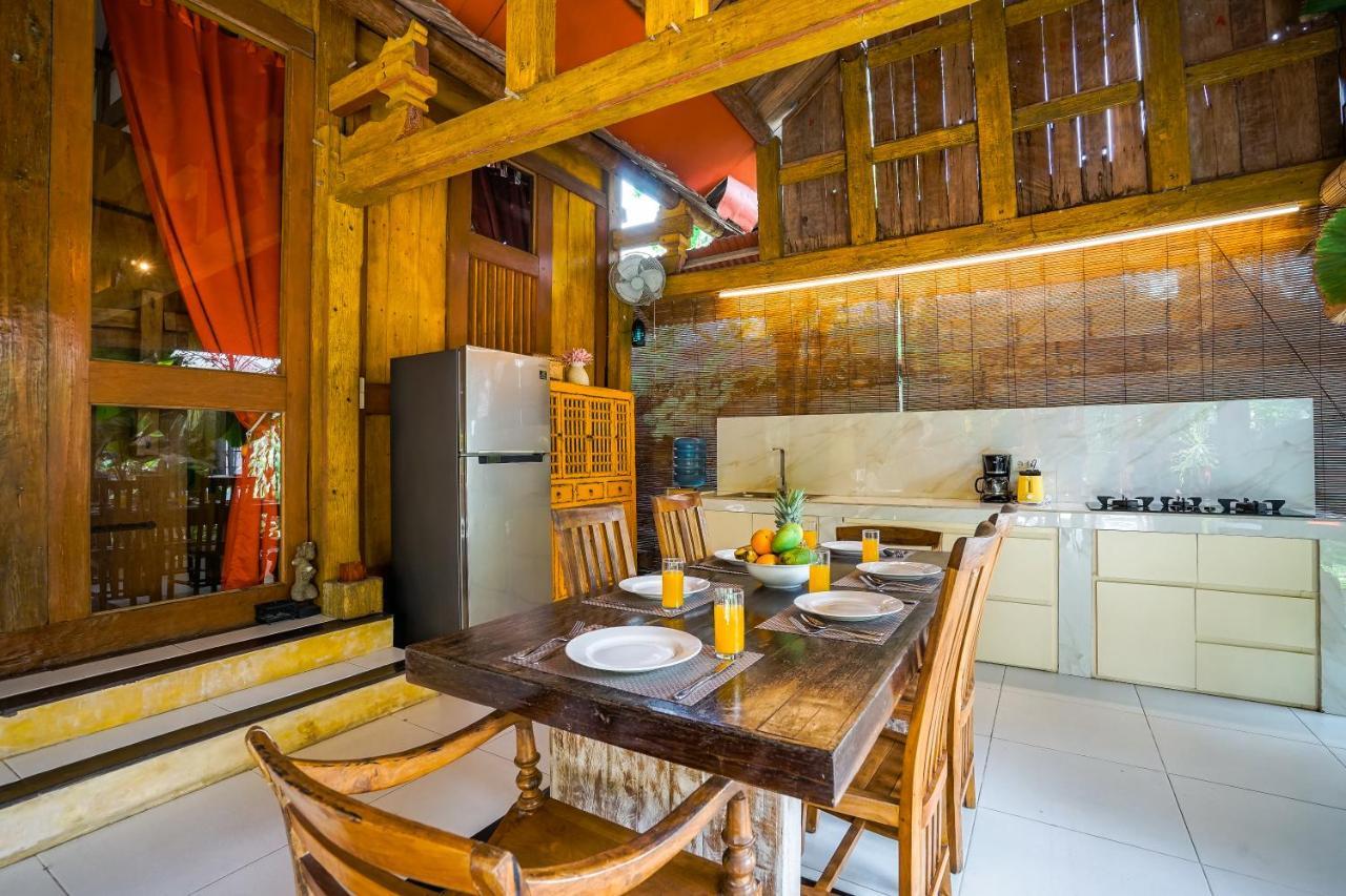 Pagoda, Sumptuous 4br With Tropical Vibes In Seminyak Villa *