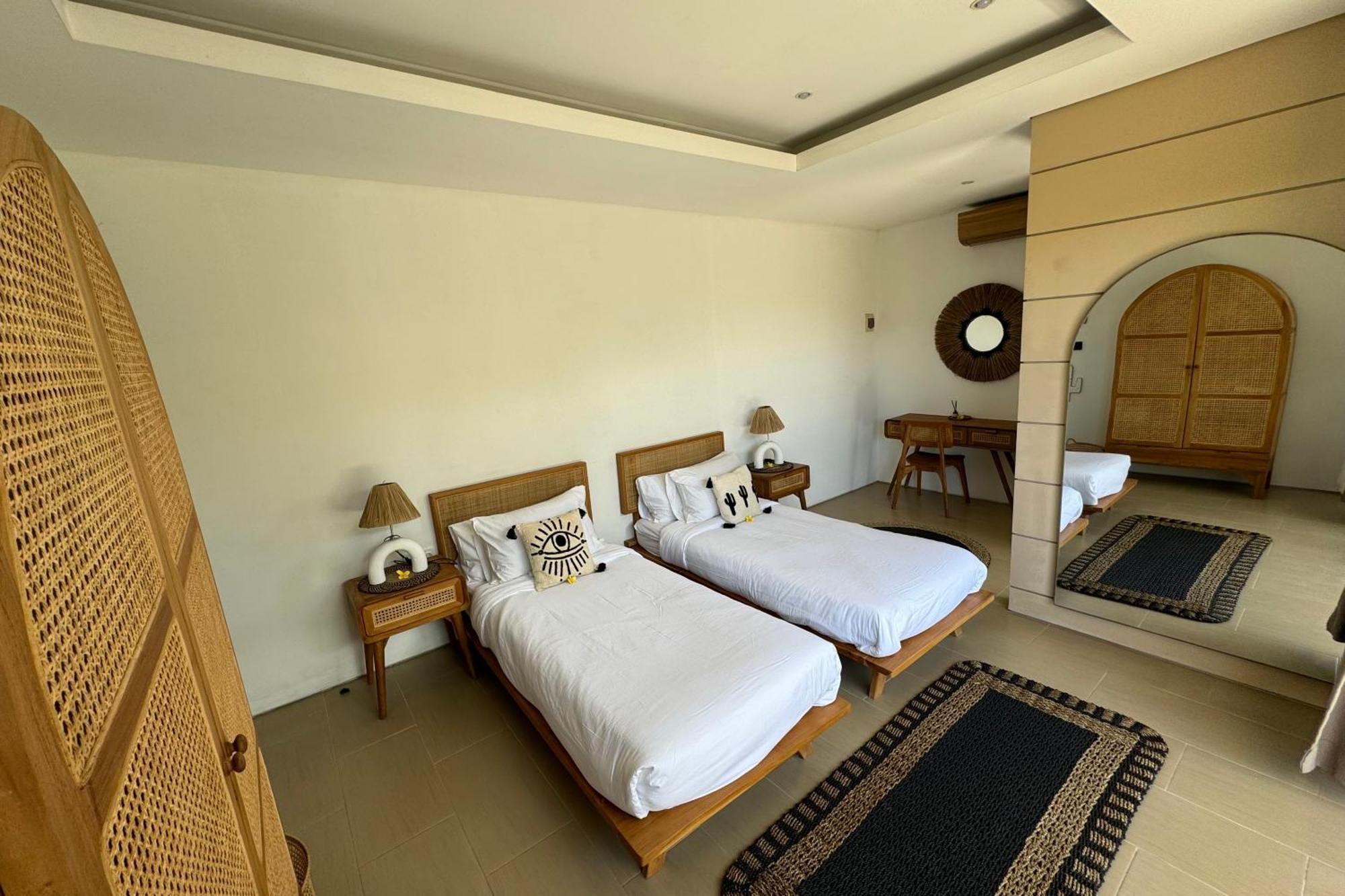 Admire - A Luxury Private With Pool Legian (Bali)