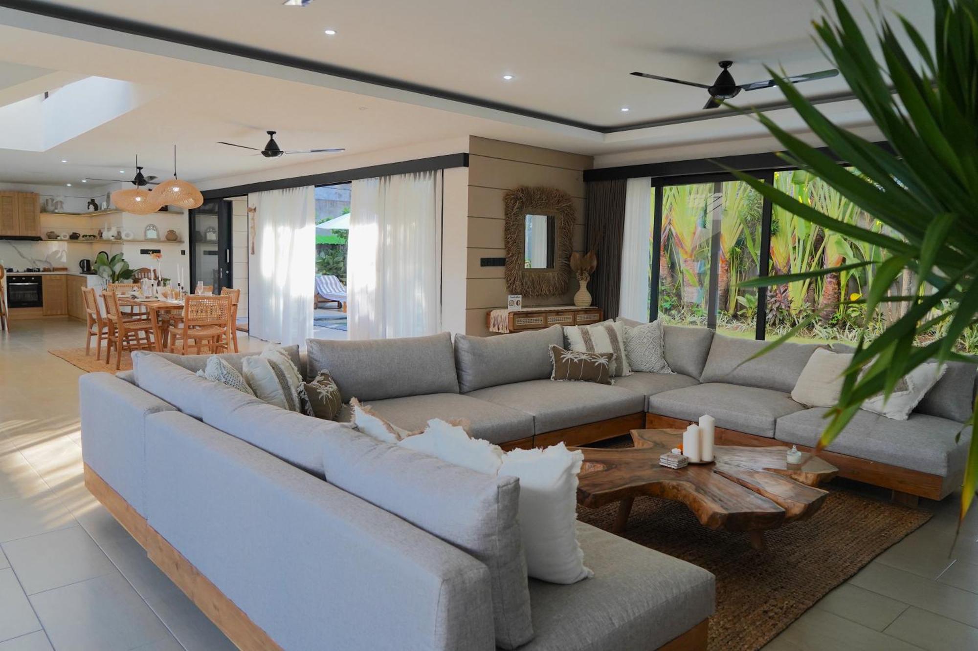 Admire - A Luxury Private With Pool