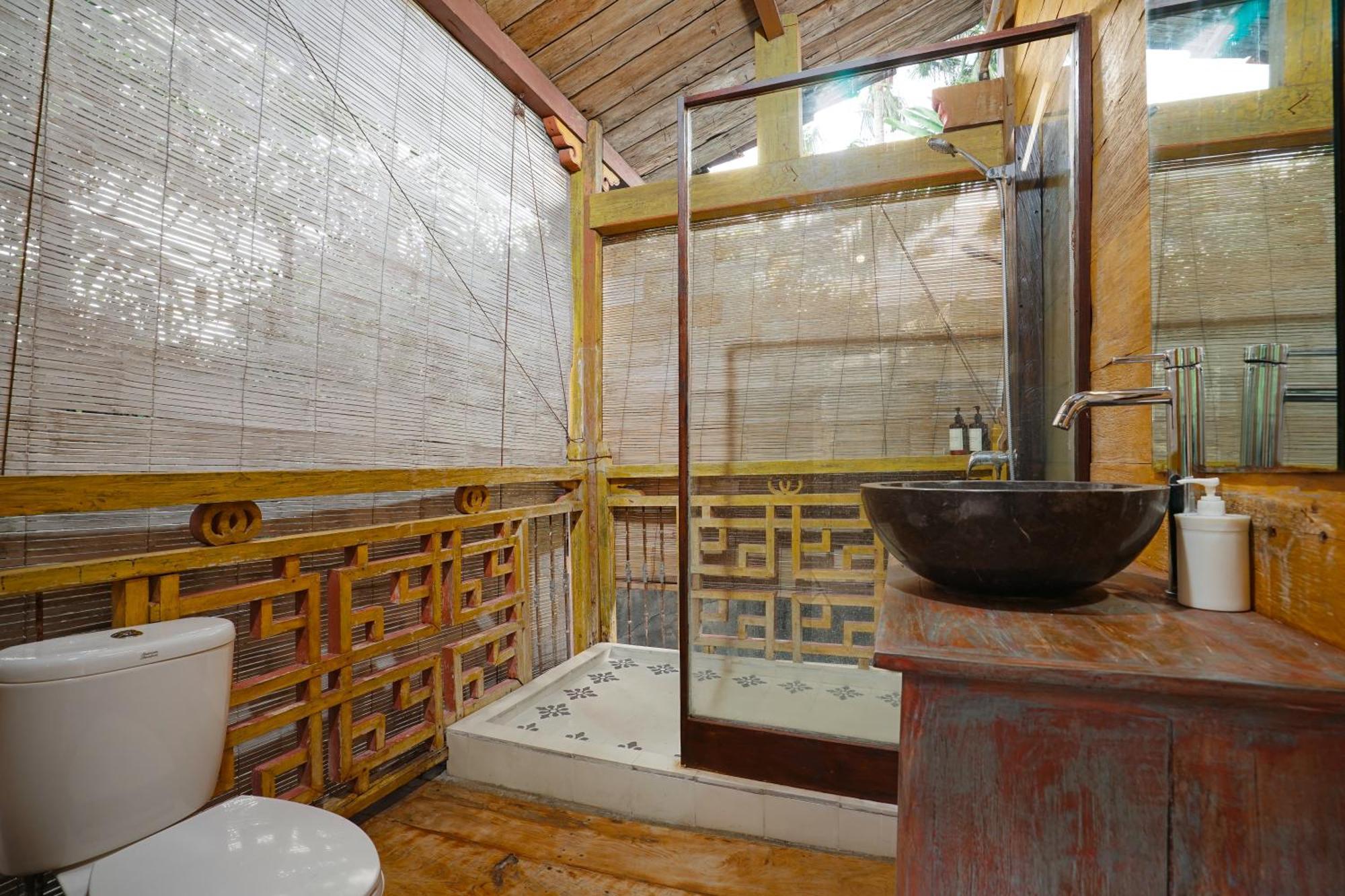 Pagoda, Sumptuous 4br With Tropical Vibes In Seminyak Villa Legian (Bali)