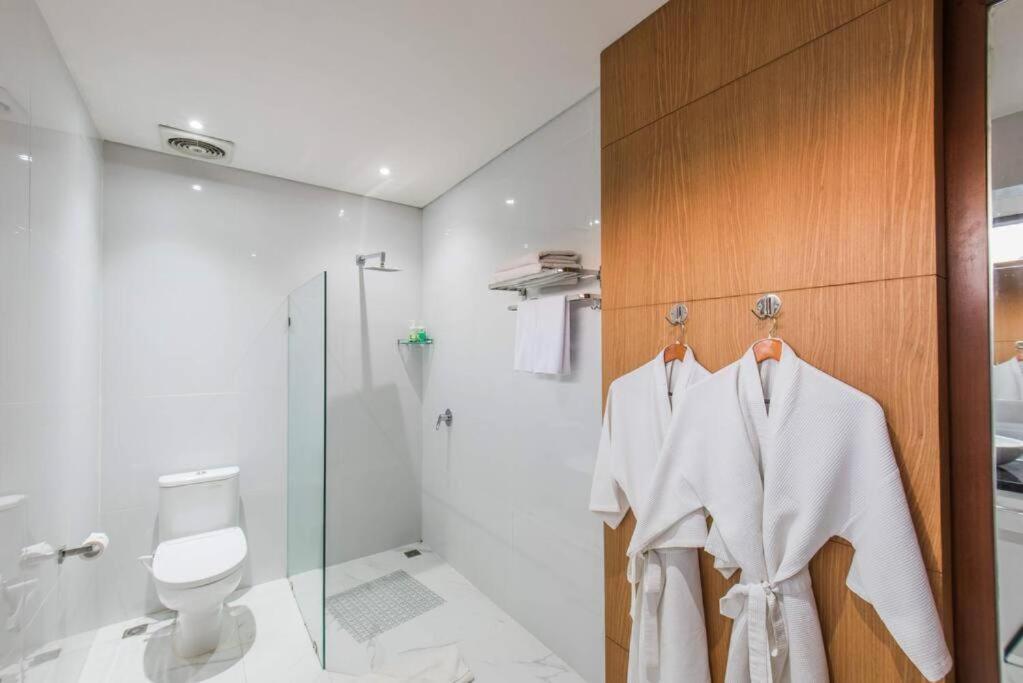 Lacasa2- Modern Tropical 2br With Butler Legian (Bali)