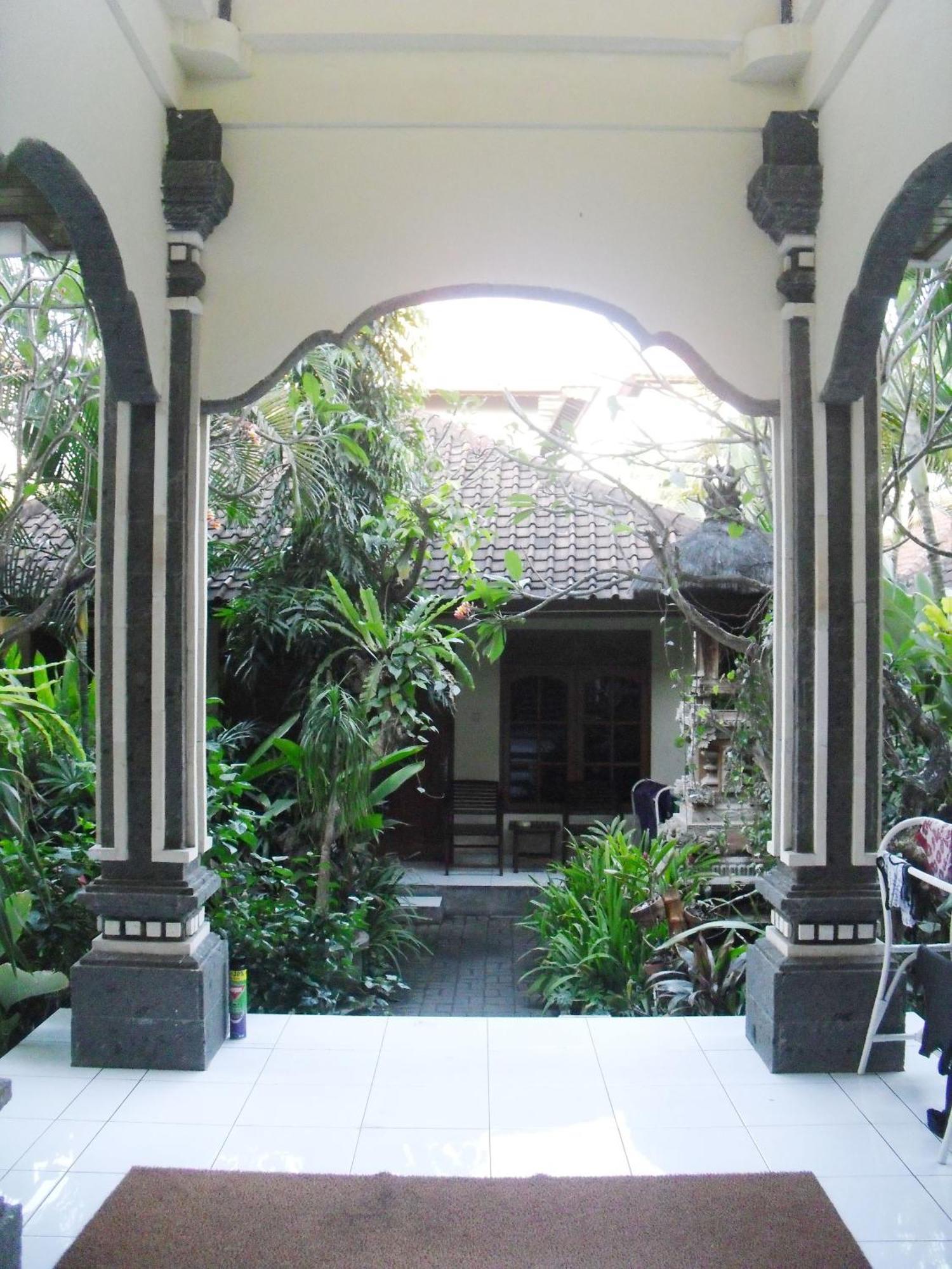 Adus Guest house 2*