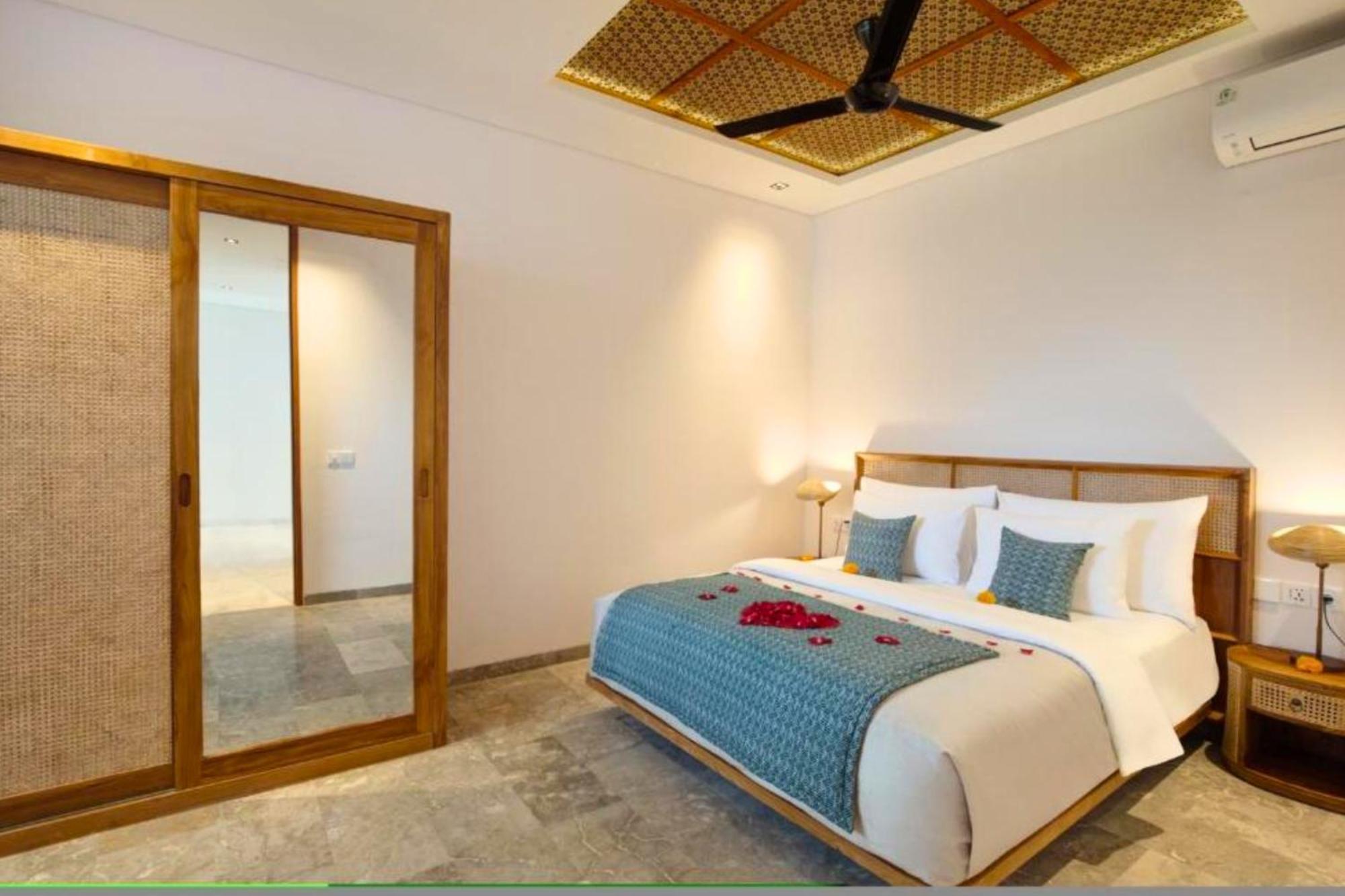 Modern 3 Bedroom Private Pool Zn103 Villa