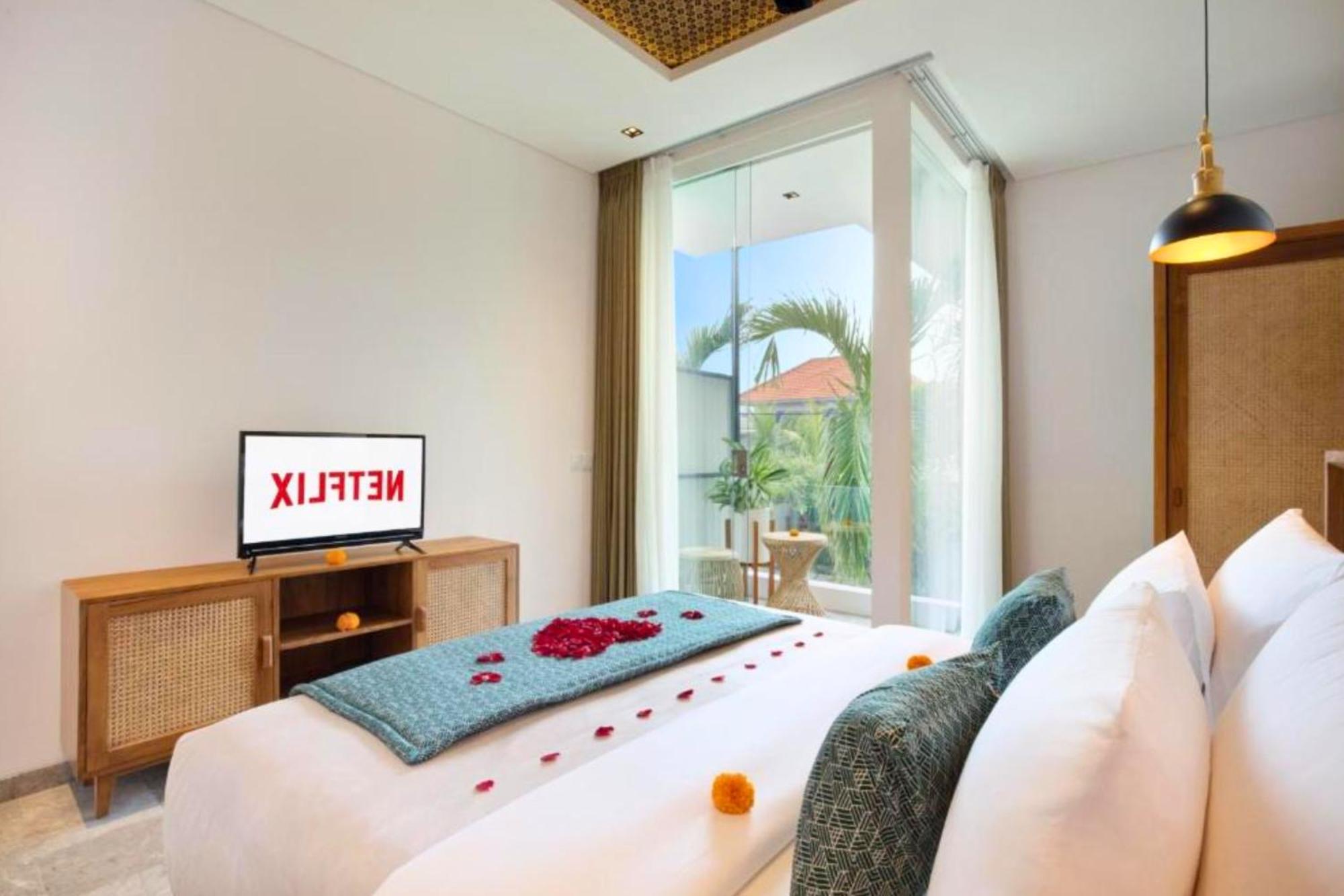 Modern 3 Bedroom Private Pool Zn103 * Legian (Bali)