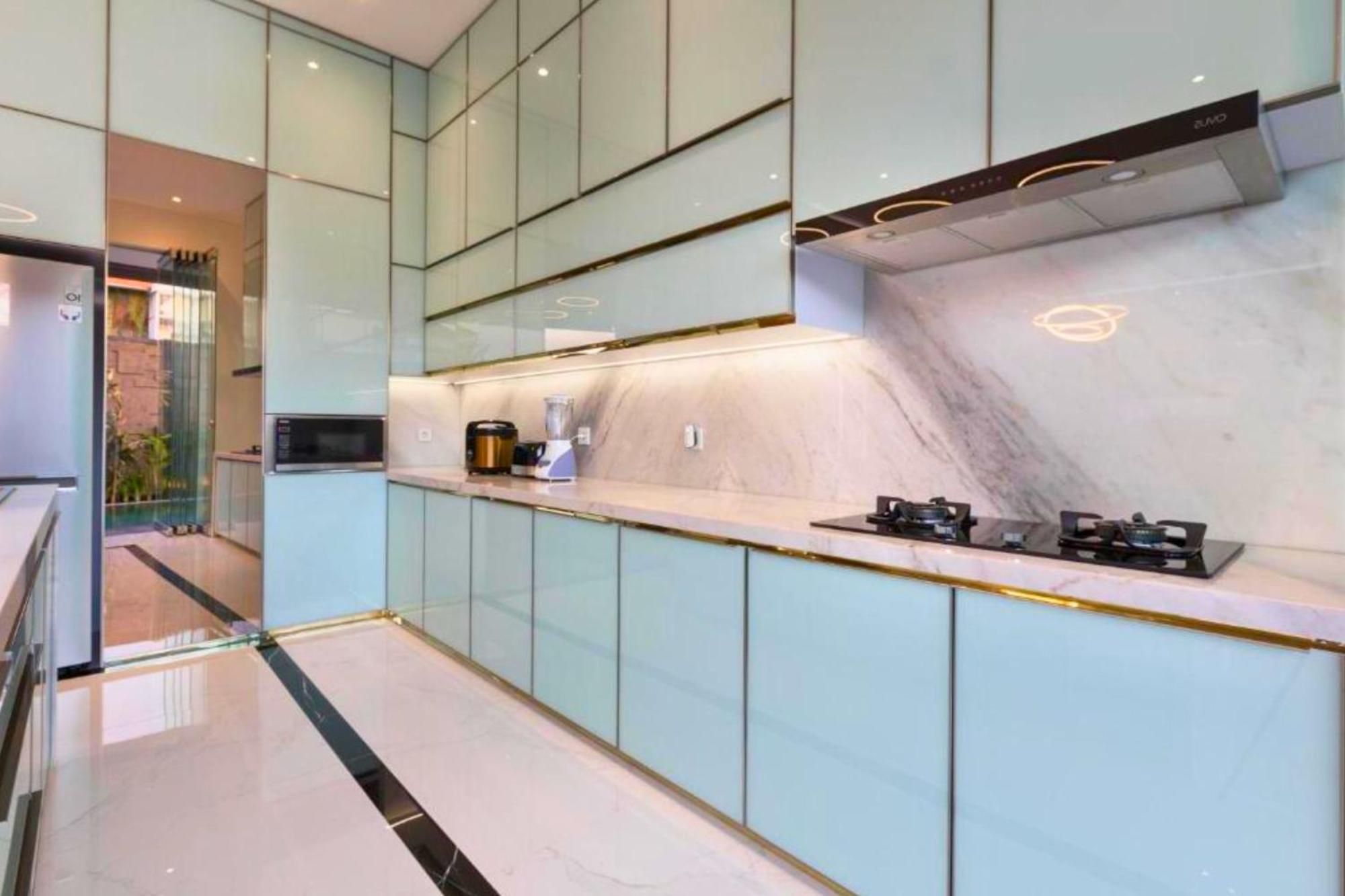 Lashana 3 Bedroom Private Pool Zn221 Legian