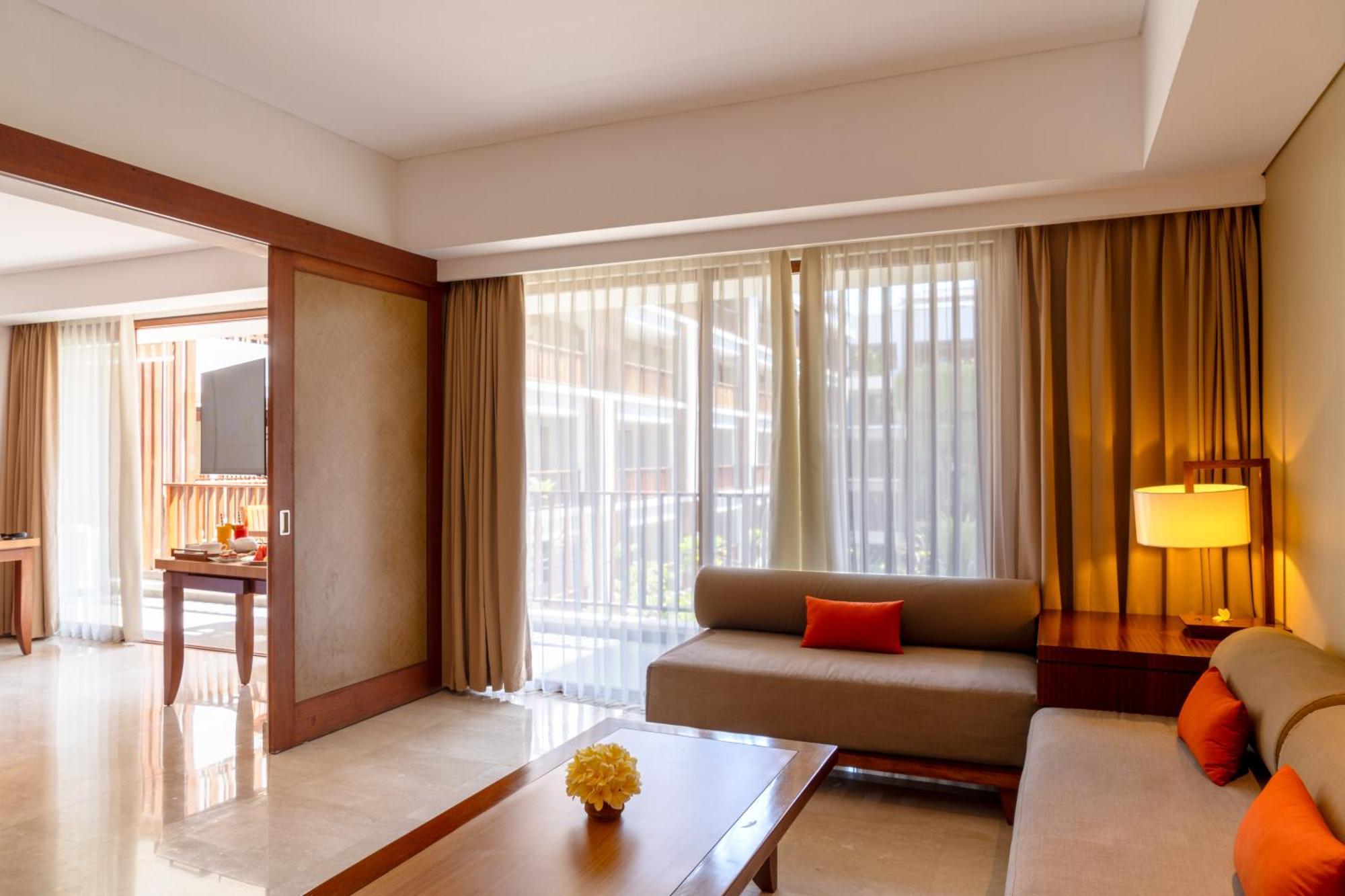 The Magani And Hotel Legian (Bali)