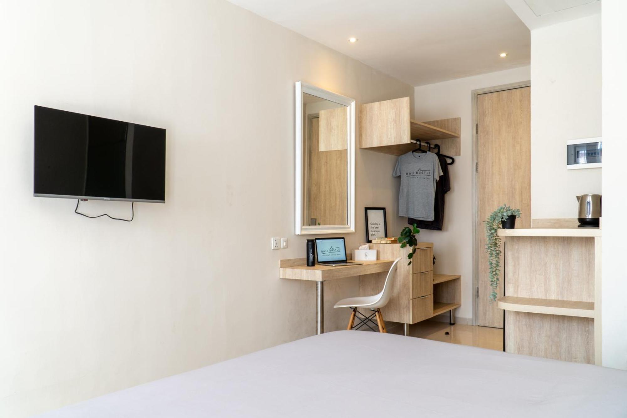 Bali Bustle Pararaton Coliving And Coworking Space * Legian