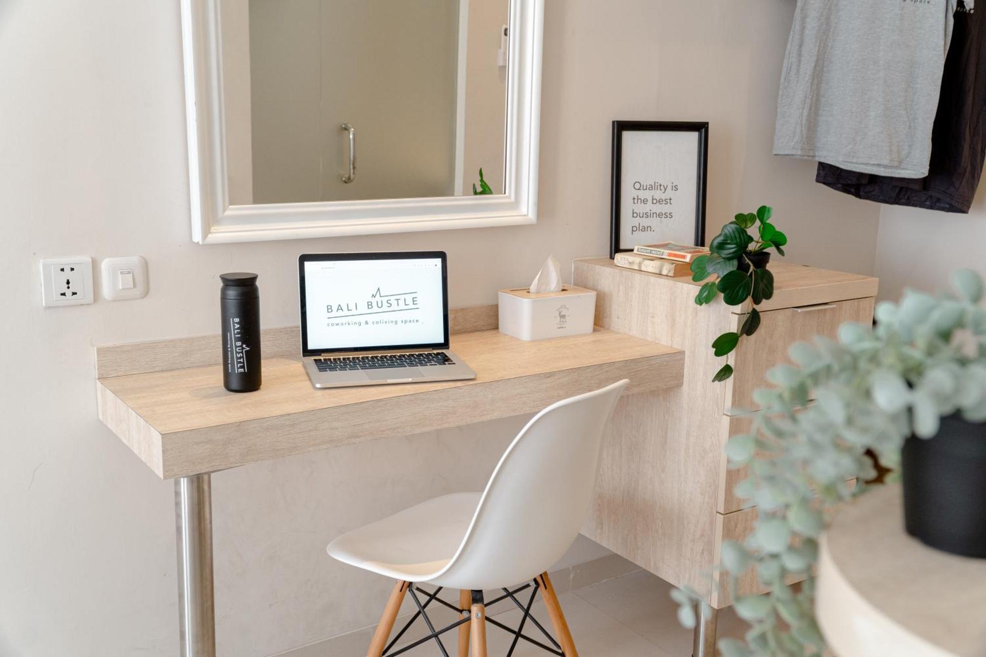 Bali Bustle Pararaton Coliving And Coworking Space Aparthotel Legian