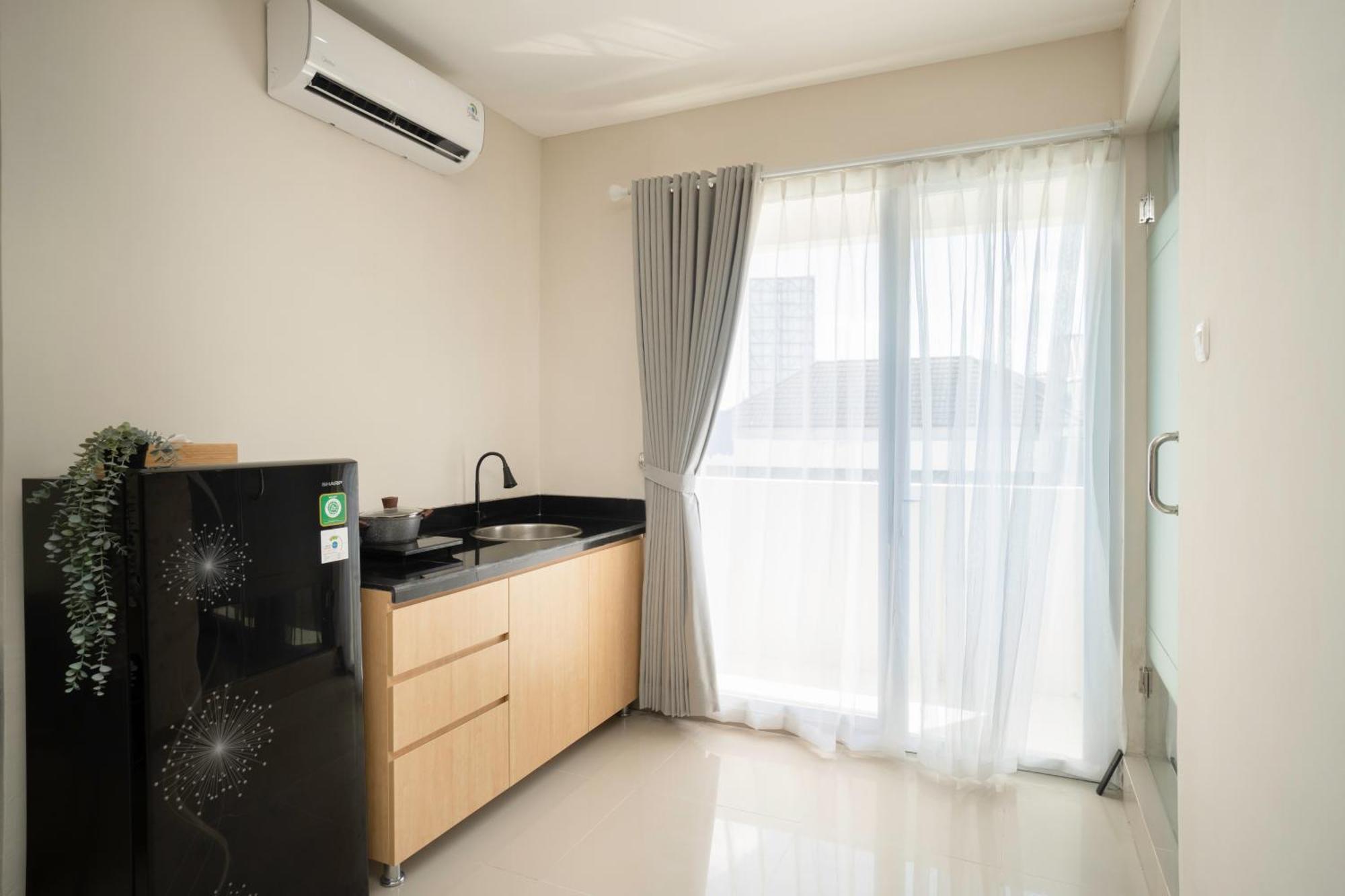 Bustle Base Coliving And Coworking Space Aparthotel Legian